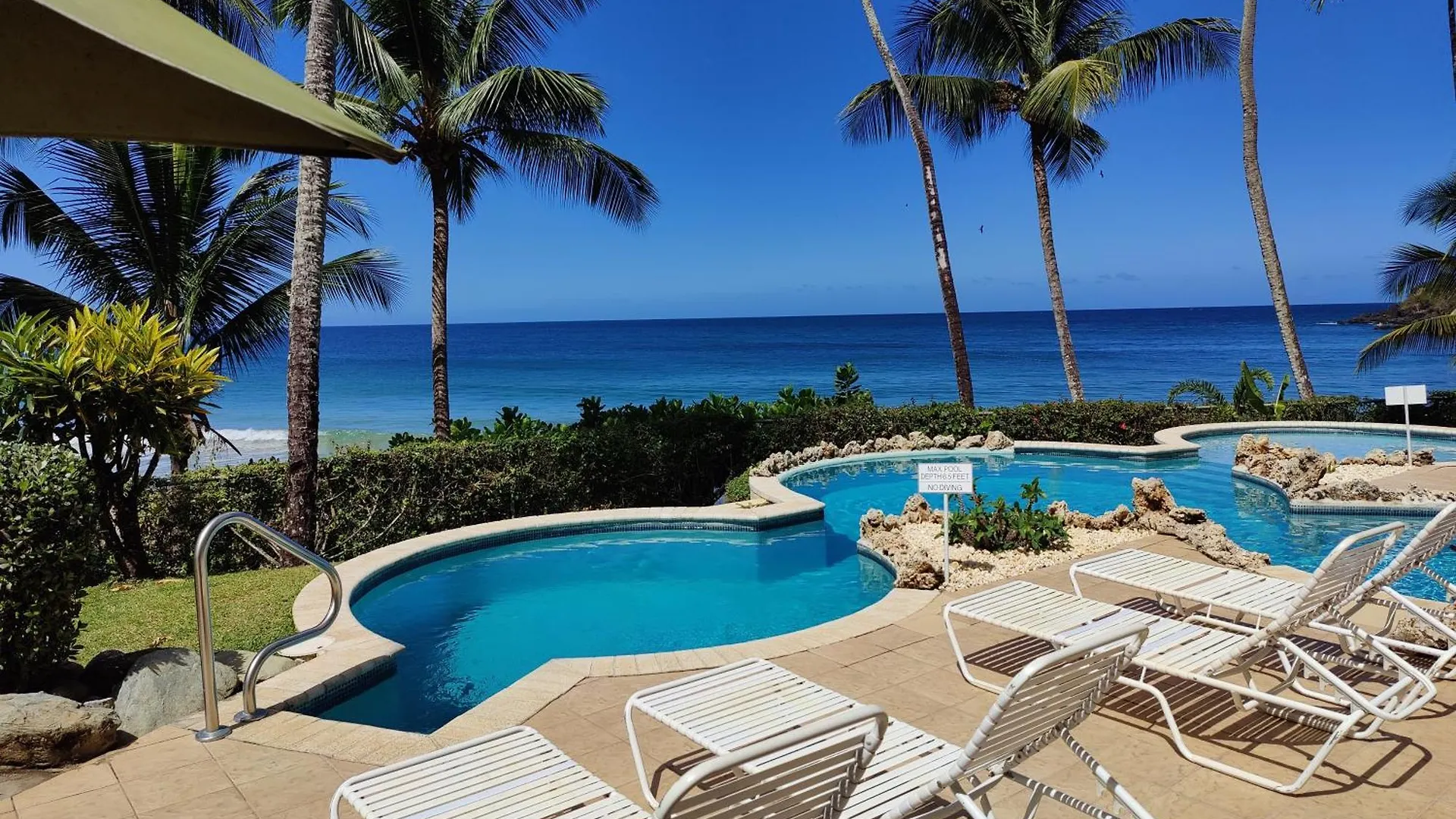 Queen Angel Suite. Stunning Apartment On Grafton Beach With Direct Beach Access Black Rock
