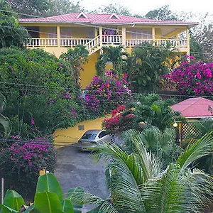 Hotel Hibiscus Heights, Black Rock