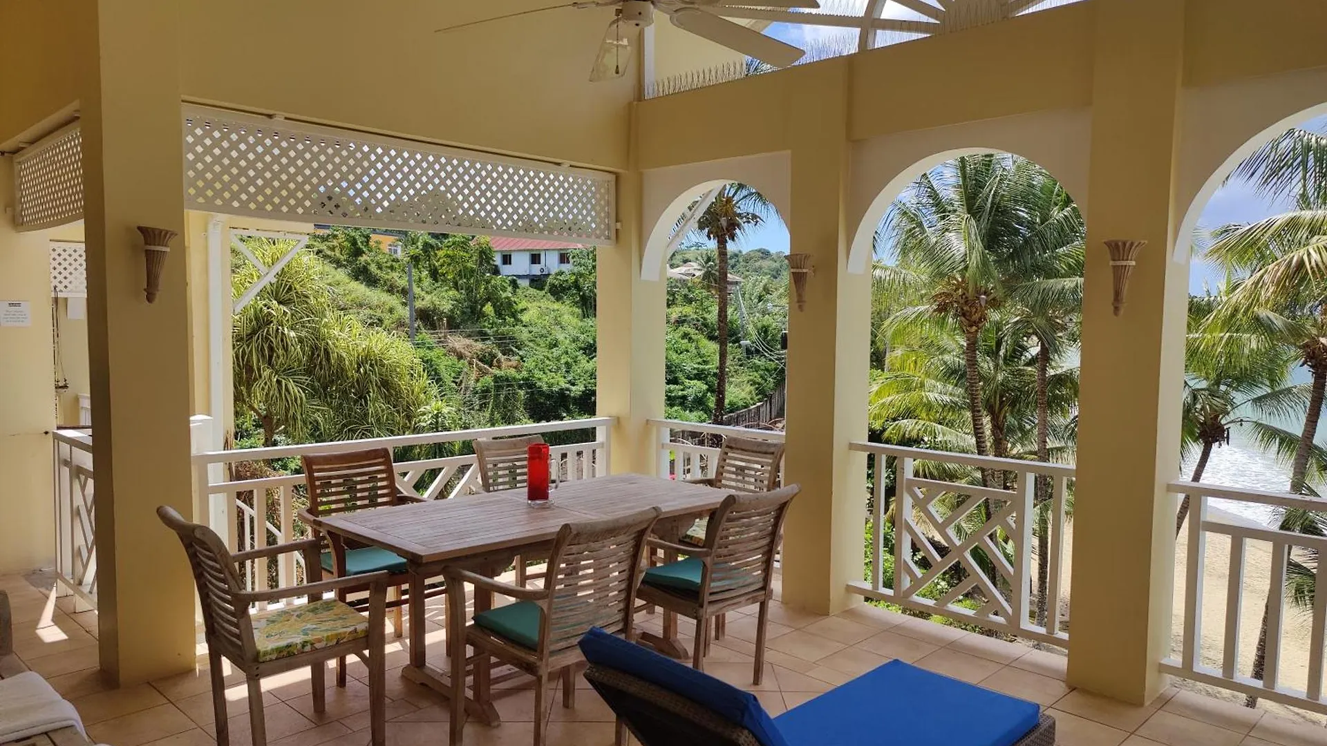 Queen Angel Suite. Stunning Apartment On Grafton Beach With Direct Beach Access Black Rock